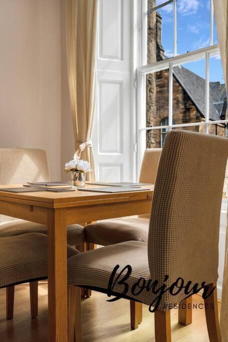 Monge Suite Old Town 2Br-1Ba, Near Royal Mile By Bonjour Residences Edinburgh Dış mekan fotoğraf